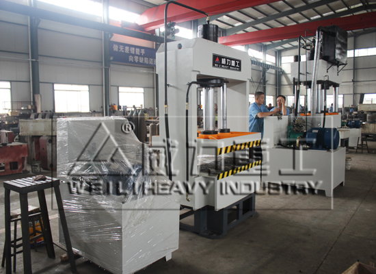 100噸龍門液壓機3