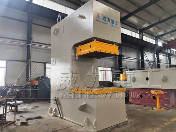 500噸汽車(chē)半軸校正液壓機(jī)