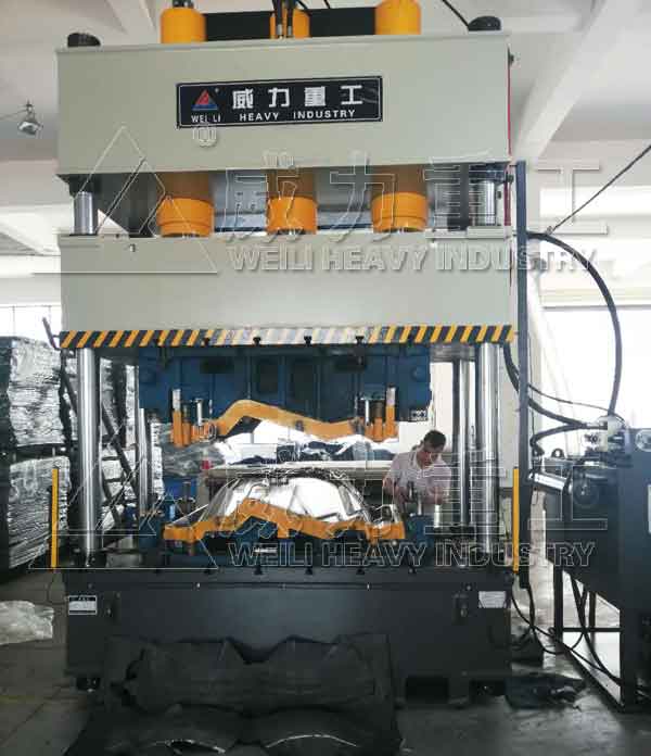 315噸三缸四柱液壓機(jī)-315t汽車內(nèi)飾件成型機(jī)