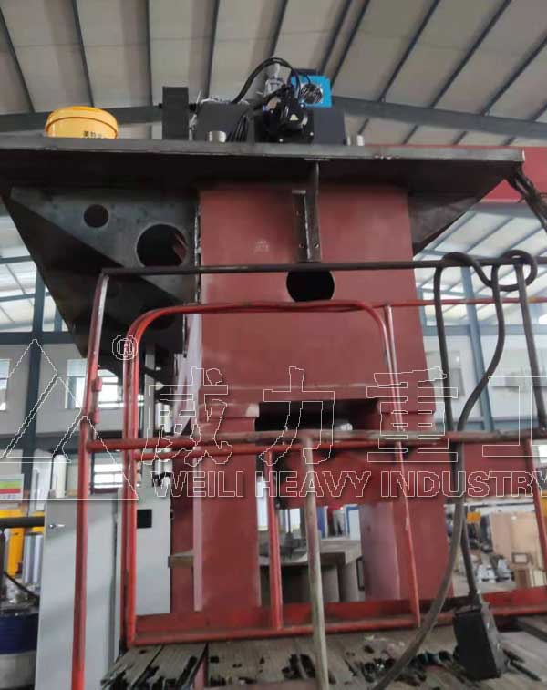 630噸鐵粉鐵屑壓塊機(jī)