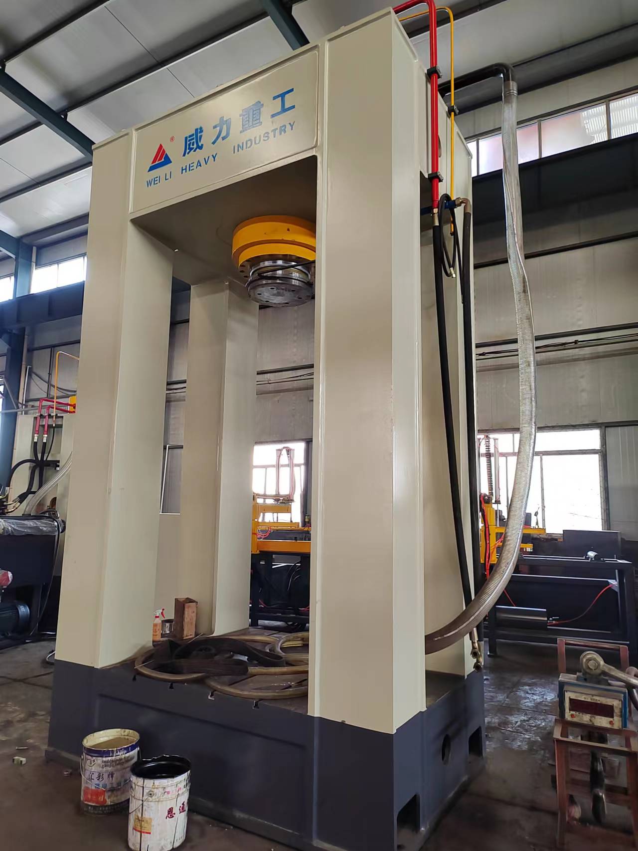 500噸龍門框架式液壓機(jī)