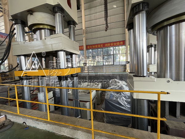 2000噸四梁四柱液壓機(jī)(坩堝、粉末、薄板拉伸)廠家