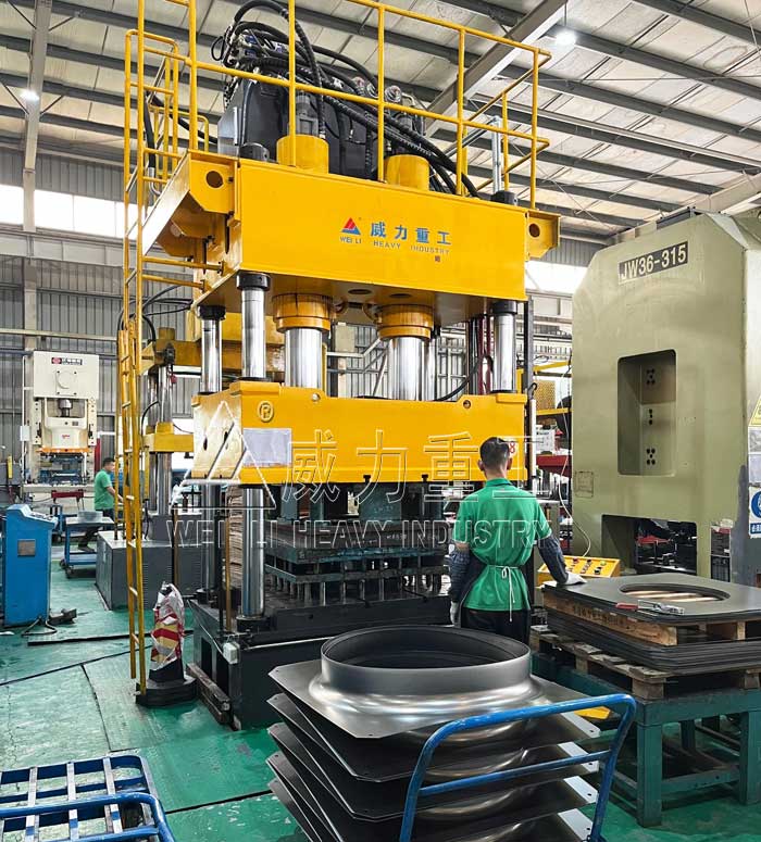 400噸四柱液壓墊拉伸液壓機(jī)(汽車配件、不銹鋼殼