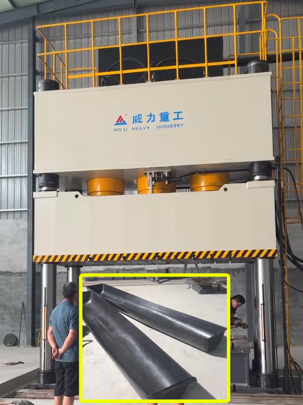 1500噸玻璃鋼制品模壓液壓機(jī)(豬食槽、排水溝)